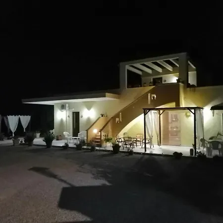 Bed & Breakfast Tenuta Li Frasulli 4*